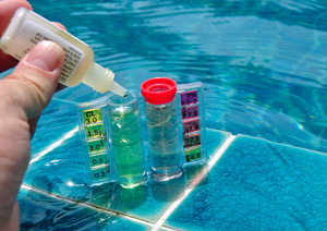 Lee más sobre el artículo Recolección de muestras y análisis fisicoquímicos y microbiológicos del agua en piscinas administradas por el INDERBU